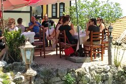 Rooms&Restaurant "EMILIANO" (Castle of Kruja) BIZZ.AL